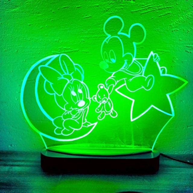 Lampă 3D Personalizată cu Mickey Mouse – Decorațiune Magică pentru Camera Baiatului Tau