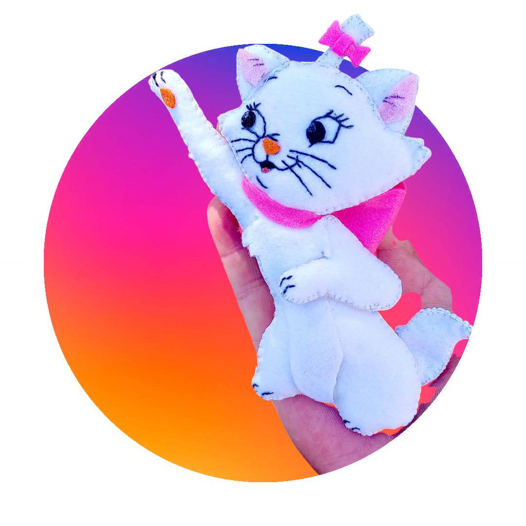 Pisicuța Elegantă, Lucrată Manual - Jucărie Handmade din Fetru