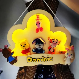 Decoratiune pentru camera copilului, norișor personalizat cu personaje din povești – realizat manual